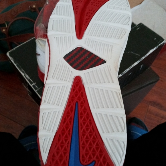 Lebron James III birthday edition red sz 11 - Picture 6 of 7